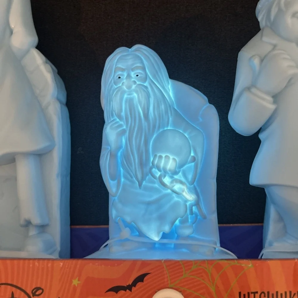 Disney Haunted Mansion Hitchhiking Ghost Light Up Blow Mold Decoration Halloween